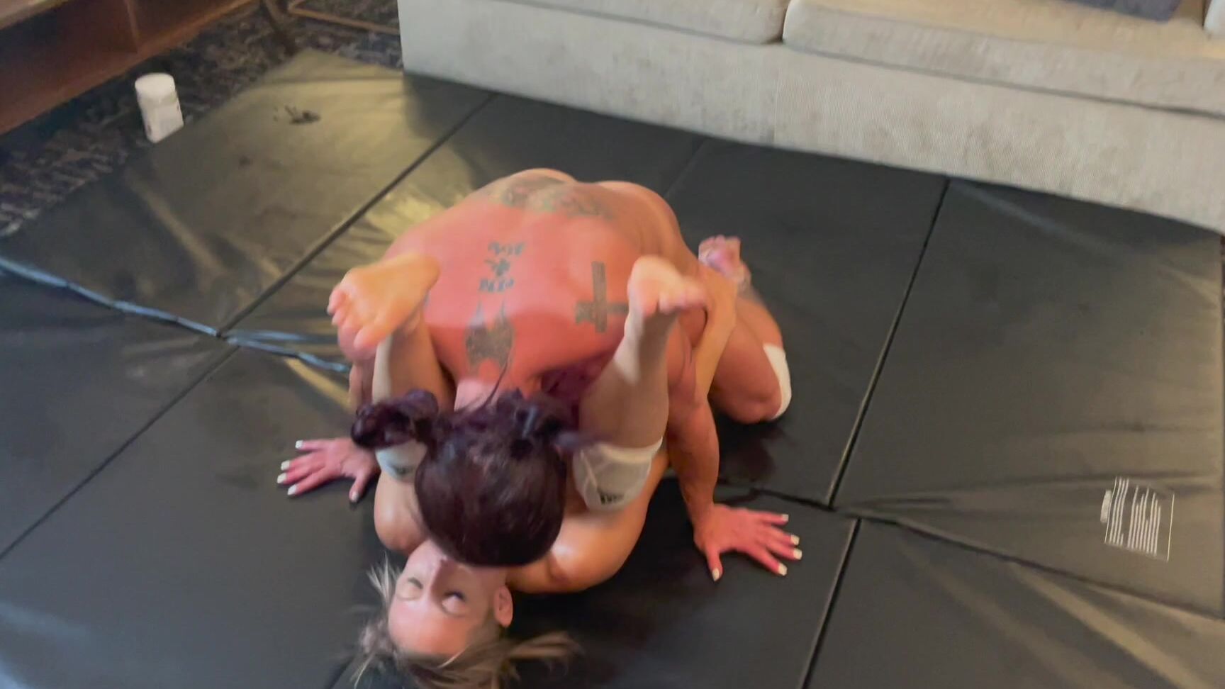 Lora Cross Sex Fight Lora Vs Kandy