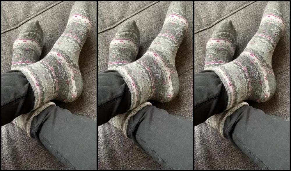 Puja Nicknamed Caramelprofessor Onlyfans Sock Removal After My Walk My Fingernails Are Getting Long Aren T They