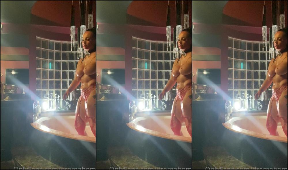 moneybirdette-02-11-2020-1186633728-been-working-on-this-for-a-while-i-can-t-wait-till-we-finish-the-video-are-you-excited