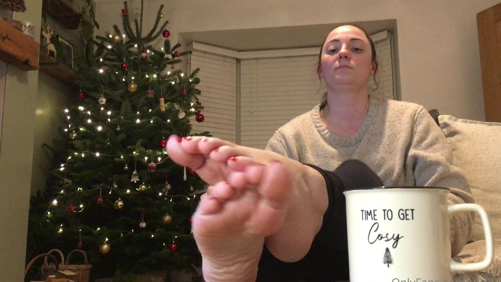 U Relaxing After My Shift Does Anybody Fancy Giving My Soles A Nice Soothing Tongue Massage