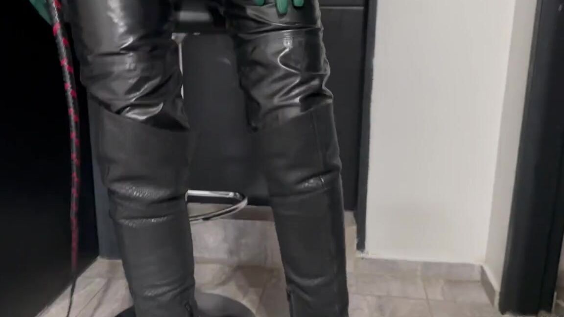 Goddess Kalinda Nicknamed Goddesskalinda Onlyfans Hello Slave Clean Boots On Sundays You Also Have Work So On Your Knees Clean