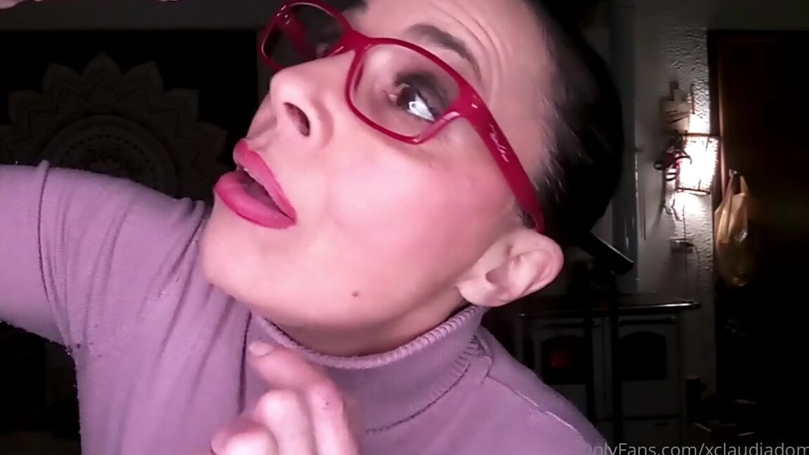 Padrona Claudia Nicknamed Xclaudiadominax Onlyfans Mangiato E Cagato Video A Richiesta 168166