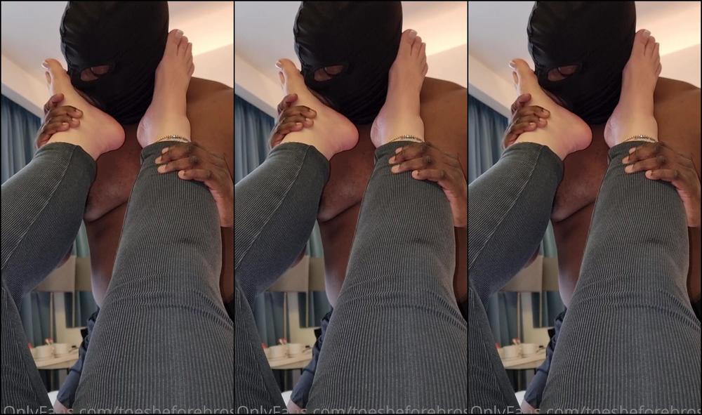 Toesbeforebros I Love To Get Aqua Toes Sexy Chunky Toes Up Close And Personal And Suck The Daylights Out