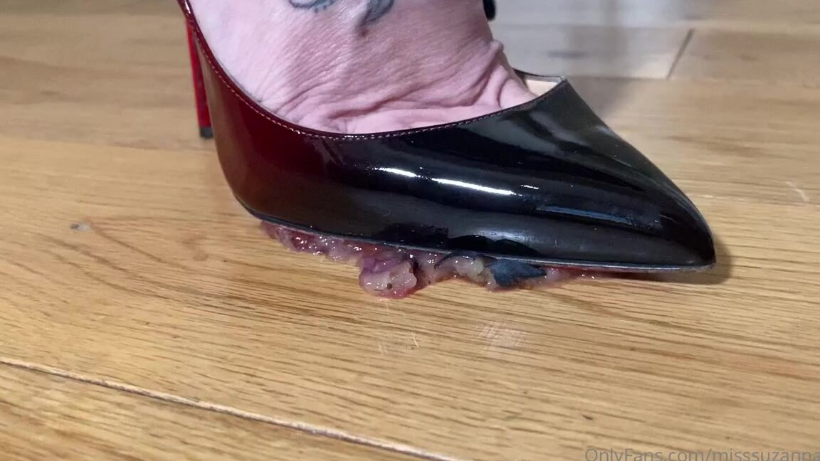 Misssuzannamax Onlyfans Imagining Being Stepped On By Me Even The Thought Arouses You