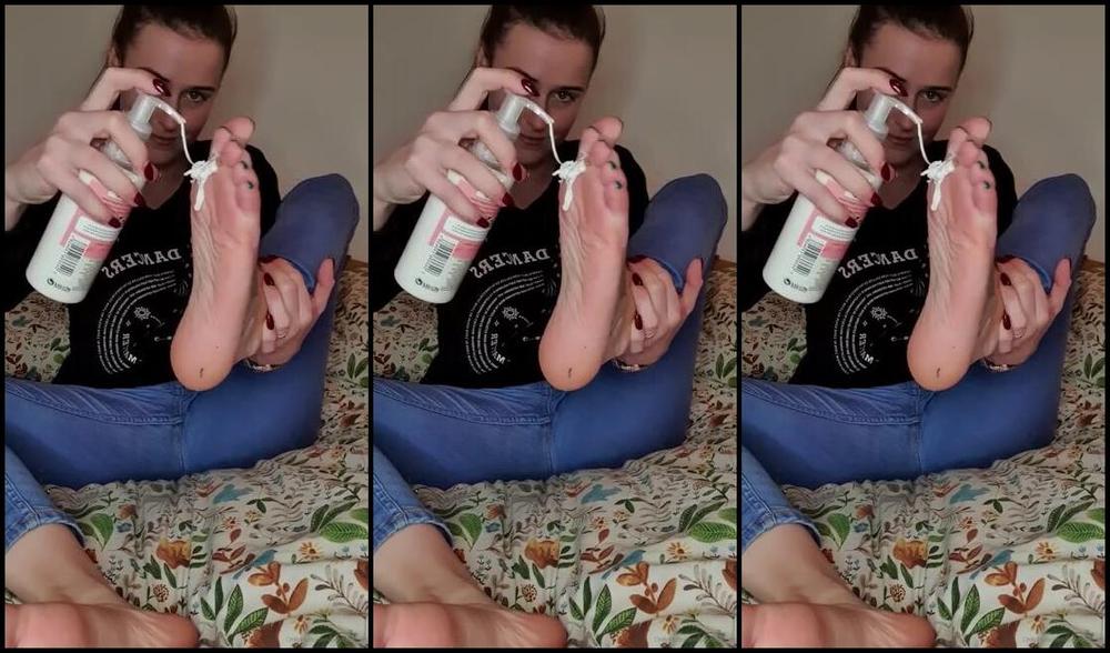 Miss Sophia Truee Vip Nicknamed Sophiatruee 01 03 2020 Onlyfans Video Oops I Made Such A Mess But At Least My Feet Are Beautifully Soft Now Would