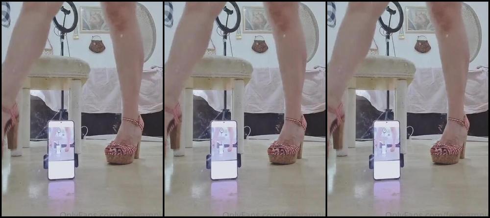 Feetvampire Nicknamed Feetvampire Onlyfans With My Super Toy In Front Of The Mirror