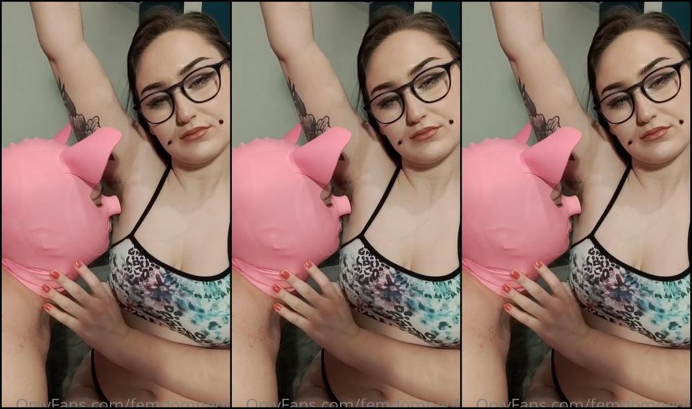 Femdomnephi 2284133443 11 27 2021 Piggy Is Intoxicated By My Armpits Completely Addicted To My Natural Scent Iwantmorestuff