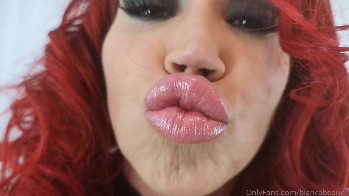 Biancabeauchamp 2020 10 01 5F7666Eba1F9Afaa705D8 Source