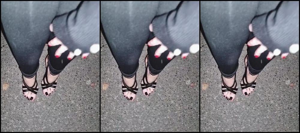 Feetvampire Nicknamed Feetvampire Onlyfans Your Vampire Goes Out At Night Alone