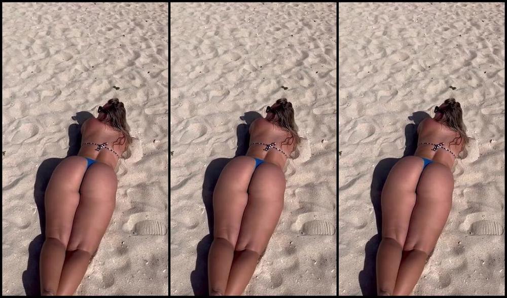 Michabubbles Nicknamed Michabubblesvip 02 11 2025 Onlyfans Video Day On The Beach With My Peach