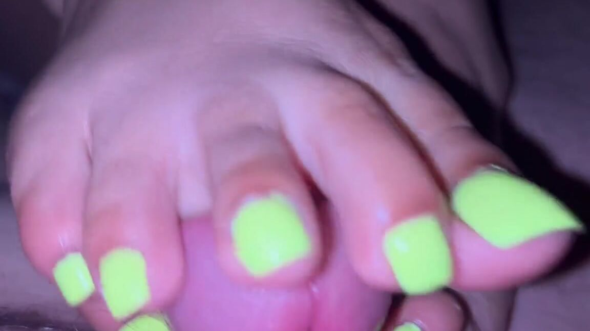 Latinamala Nicknamed Latinamala1 Onlyfans 08 20 2023 My Yellow Toes Stroke This Cock To Completion Tell Me Your Favourite Parts