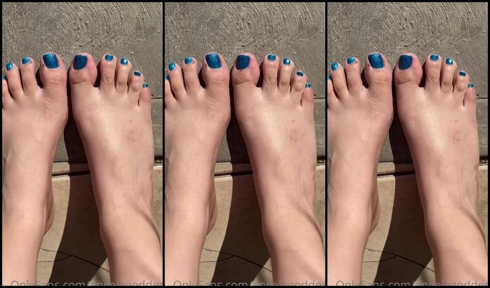 Goddess Angela Aka Goddessangelamx Onlyfans Happy Toesday Enjoy My Pretty Blue Toes