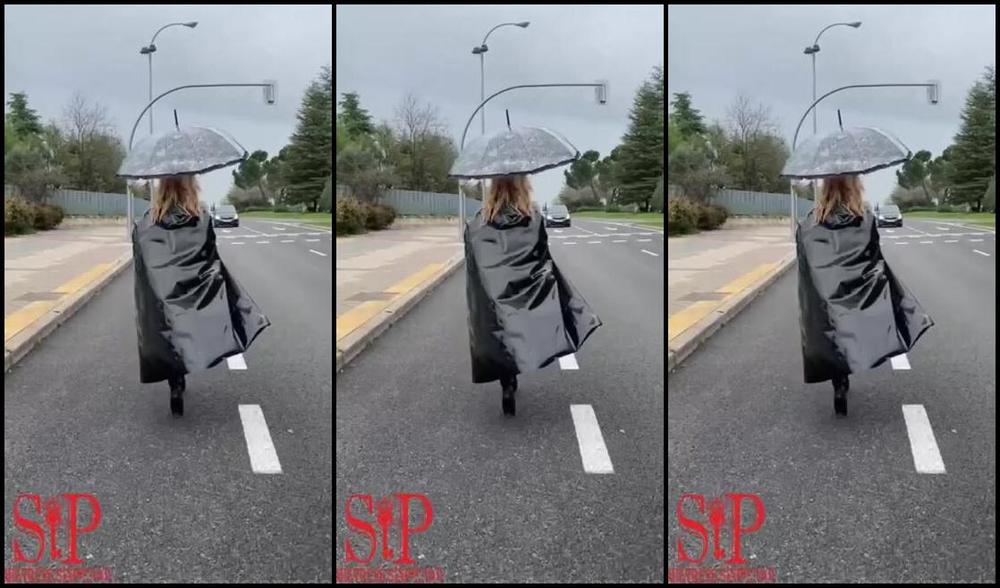 Mistress Sinpiedad Nicknamed Sinpiedad Onlyfans Who Wants To See Longer Clips Wearing My Latex Cape Outside In Madrid