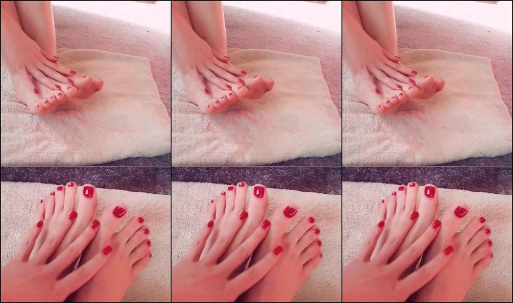 Ruby Onyx Oiled Feet