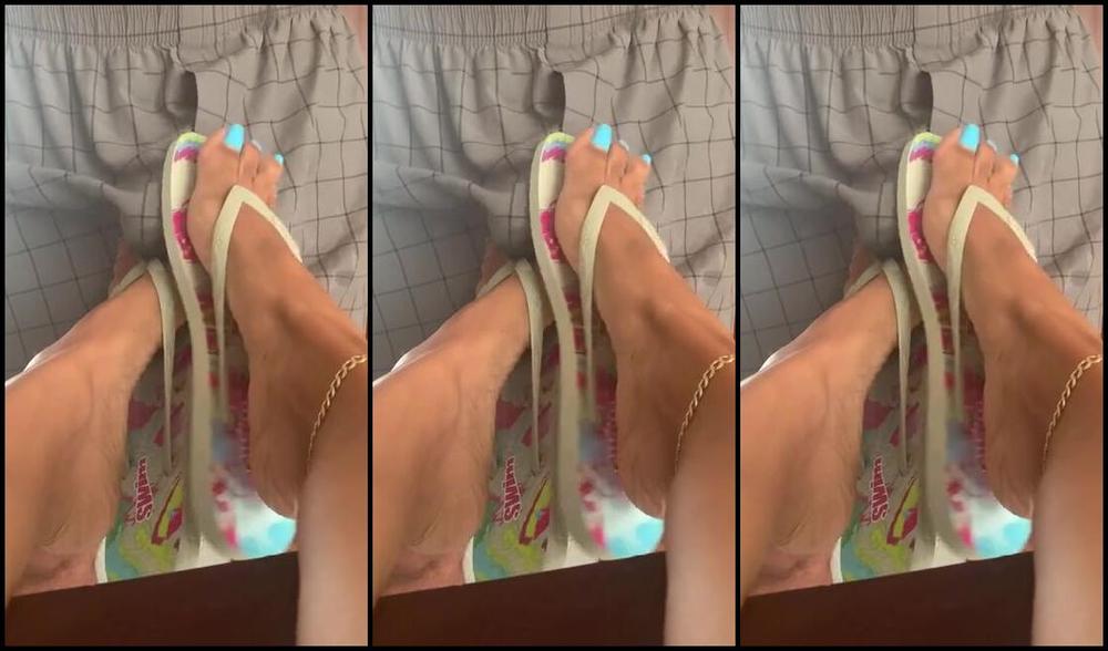 Queen Yessenia Nicknamed Queenyesseniasfeet Onlyfans Hey Everybody Here S Me Teasing His Package With My Flip Flops