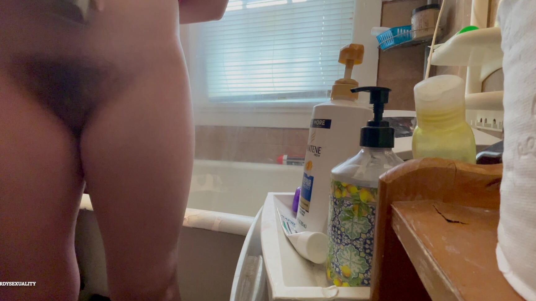 "Rardysexuality" all natural, oral servitude, pussy shaving, shaving, teens (18+) 19 YO MJ Summers gets shaved and played with A manyvids