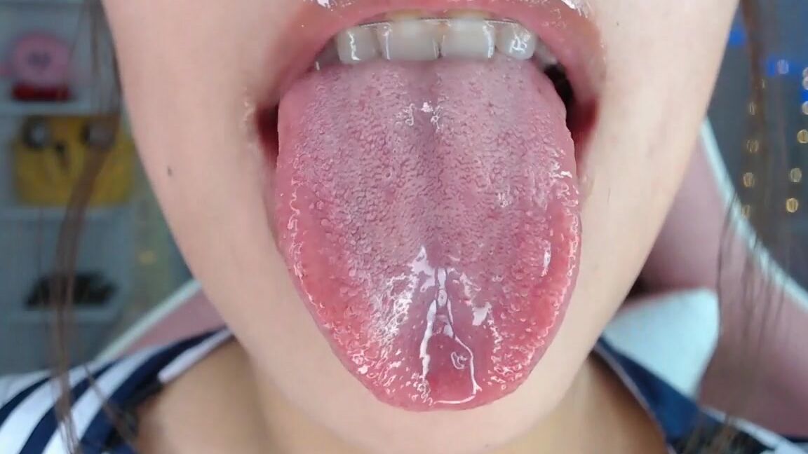 Bubble Gum, Extreme Close-ups, Lip gloss, Mouth Fetish, POV sweetalienbunny your obsesionouth pov ManyVids
