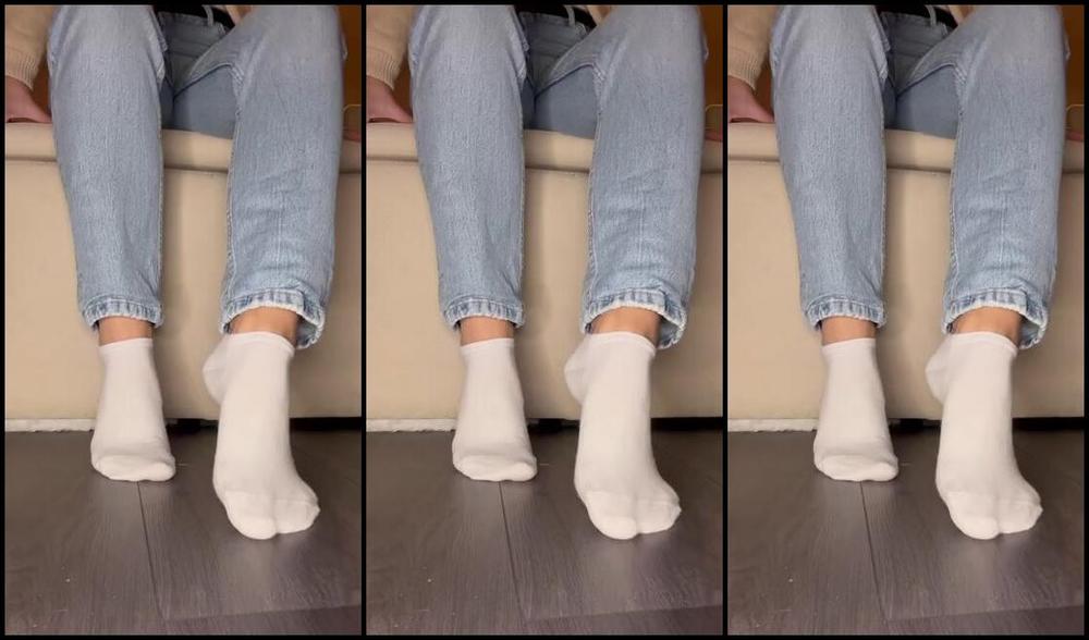 Sarina Jones Nicknamed Sarinajones 01 24 2025 Onlyfans Video Did You Missed My Clean Socks I Only Walked A Few Steps In Them