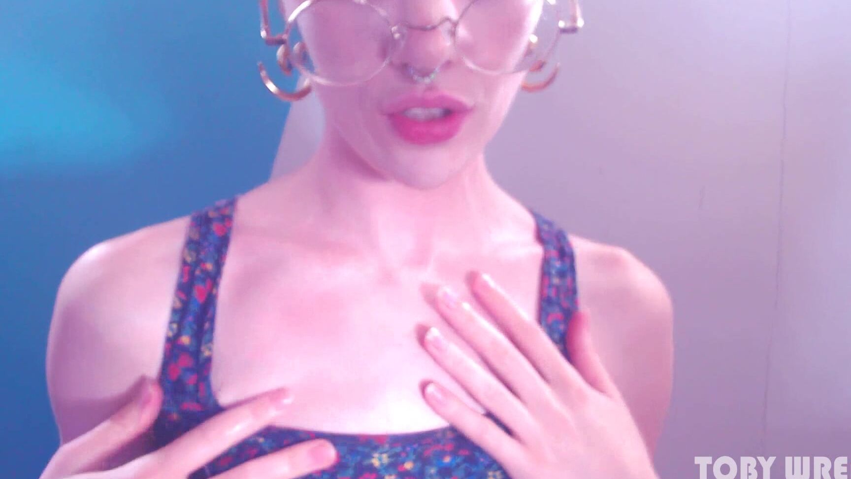 Toby Wren Sensual Finger Sucking For Your Orgasm