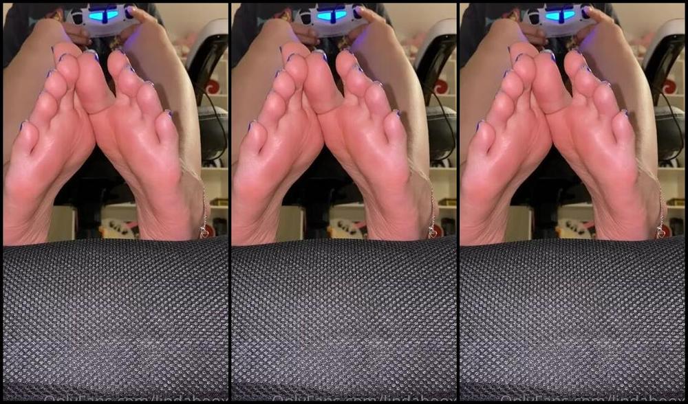 Lindabooxo Onlyfans You Can Stay Down There Just Don T Bother Me While I M Playing Apex Legends Rankedp