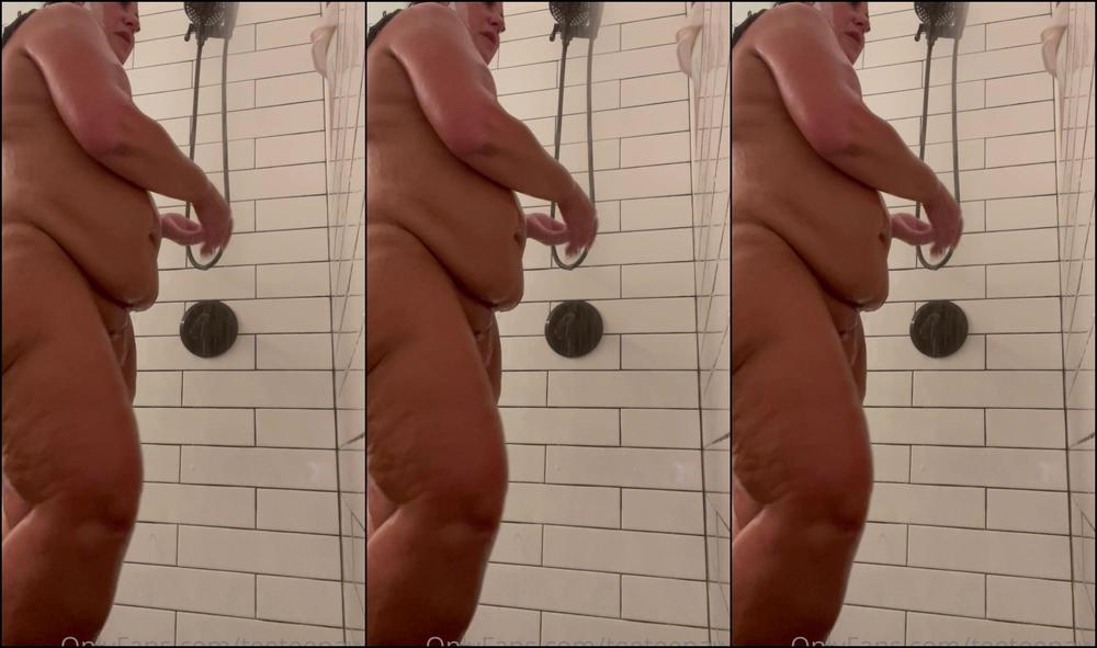 Teeteepawg The Live Wasn T Working So His Shower Time For