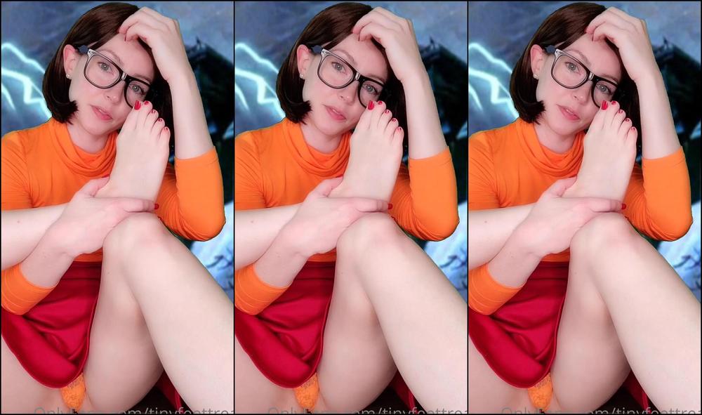 Tinyfeettreat Xxx Velma Finds A Clue Part Stay Tuned For Par