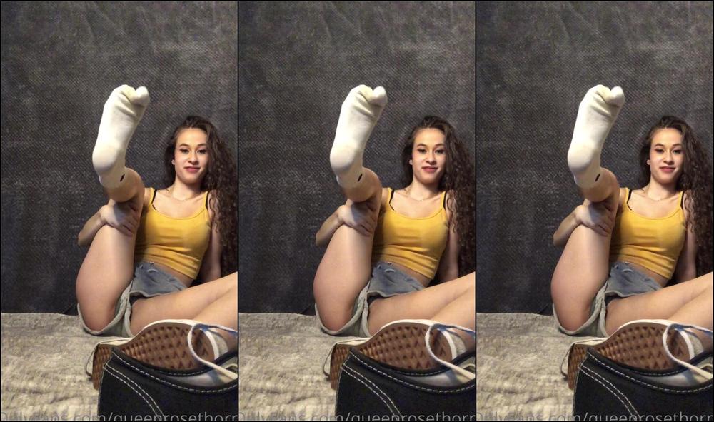 Queenrosethorn Shoe And Sock Removal Tease With Music My Shoes Were So Smelly Like Comment I