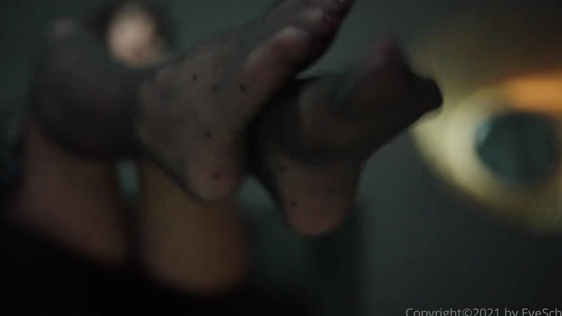 Eve Schwarz Nicknamed Eveschwarz Onlyfans Believe It Or Notmy Feet Are A Masterpiece Of Engineering And A Work Of Art