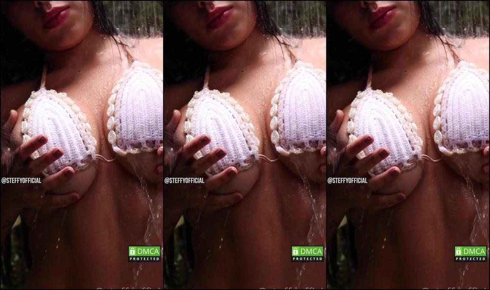 Steffymoreno Getting Wet Together Is Insanely Sexy And All The Naughty Wet Fun You Can Have In The Sho