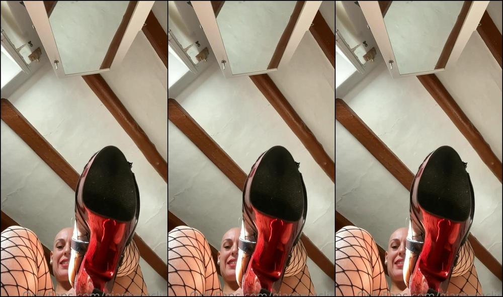 Giantessclips Giantess Milf Next Door Starring Kala For More Kala Visit Https Onlyfans Com Kalasemp