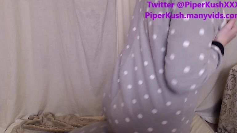 Piper Kush A Cumsie In My Onesie