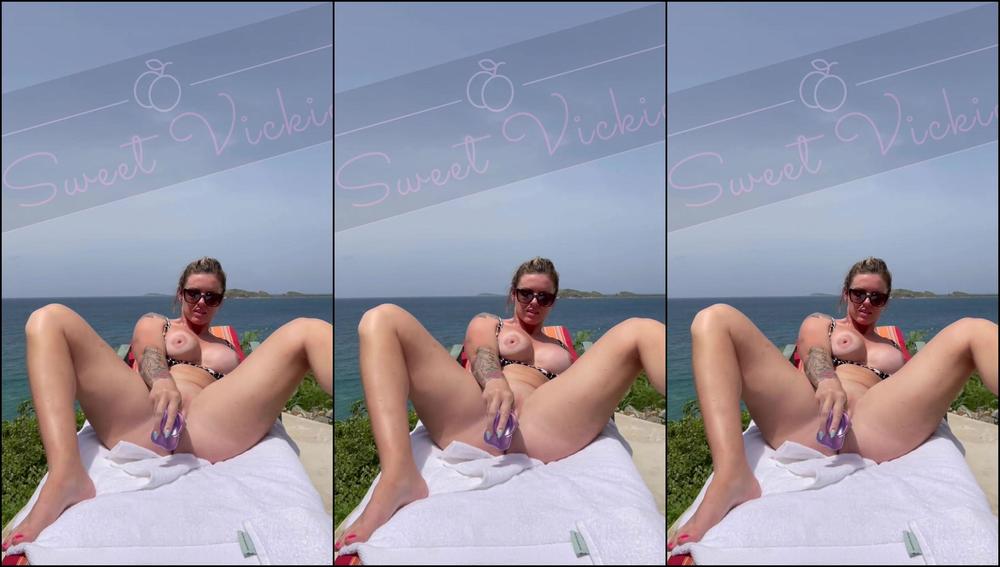 sweetvickie squirting by the ocean manyvids manyvids