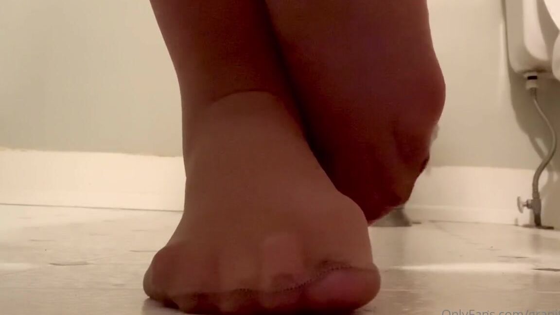 Shawna Nicknamed Granitegirl Onlyfans While I Was Brushing My Teeth I Made This For My Feet Lovers
