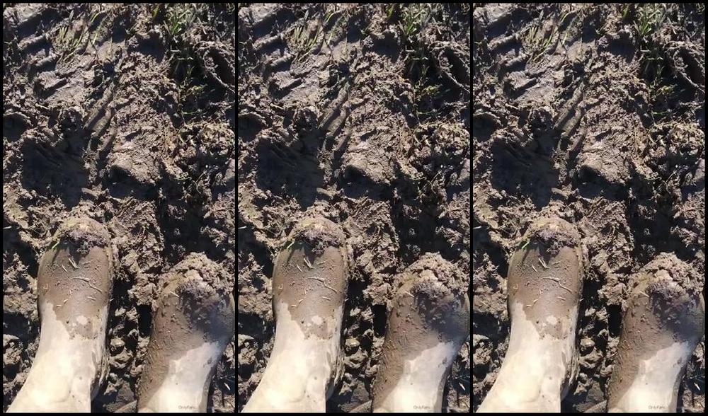 Mistress Athena Nicknamed Mistressathena Onlyfans Eat Up Deans It S Breakfast Time Bootfetish Wellingtonboots