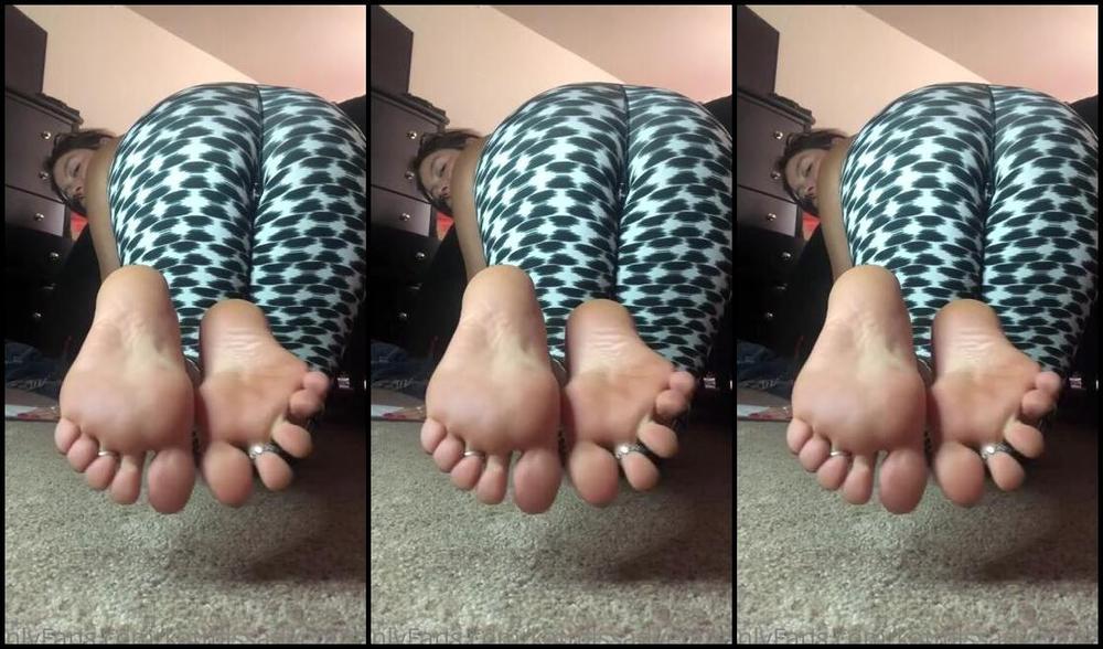 Adventuretoeskat Nicknamed Missadventuretoeskat Onlyfans It S Hump Day Kats Feelin Fiesty Hope You Enjoy