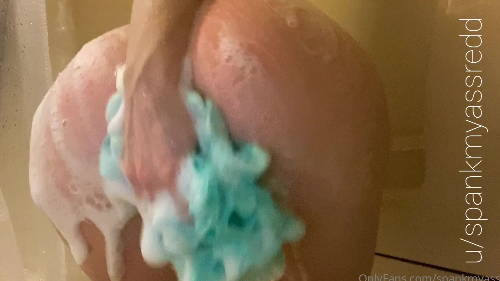 Spankmyassredd Playing In The Shower