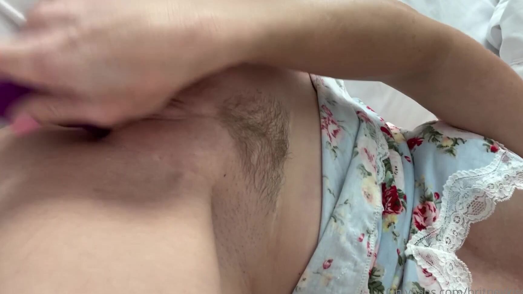 Britneykiss Me Wake And Masturbate Mommy Has A Ton To Do Today Hubby Was So Sweet And He Took The Kids