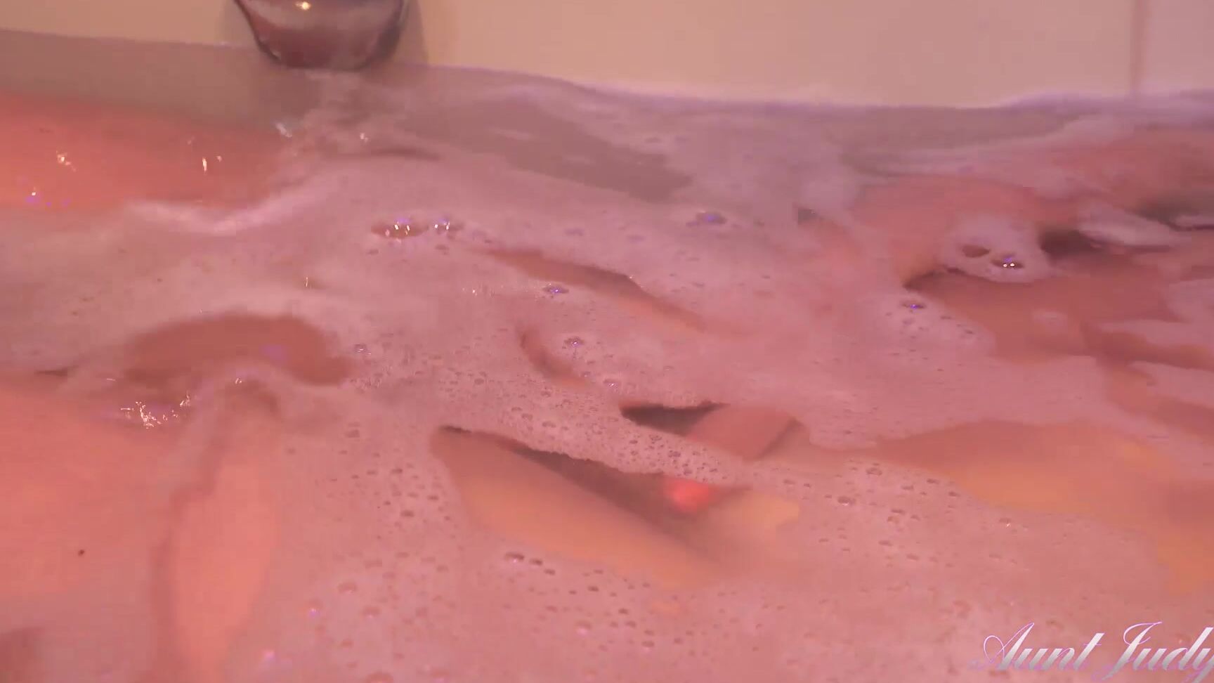 Masturbation, Blondes, Over 30, Bathing, Fullbush Olga Cabaeva - Bathtime Play 12.01.20 SiteRip