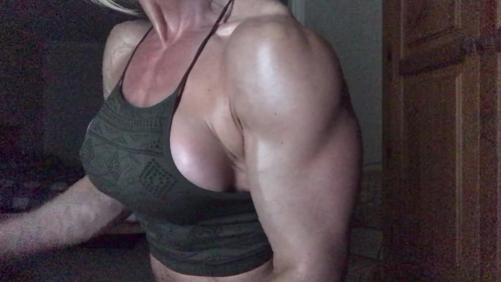 Juliepereirapt No Car No Gym No Excuses This Girl Still Gets Her Work Done And He