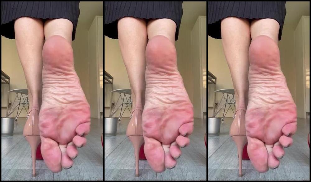 Bornroyal Feet Onlyfans View From The Back You Are Lying On The Floor Your Nose Close To My Wrinkly Sole Catching A Whift