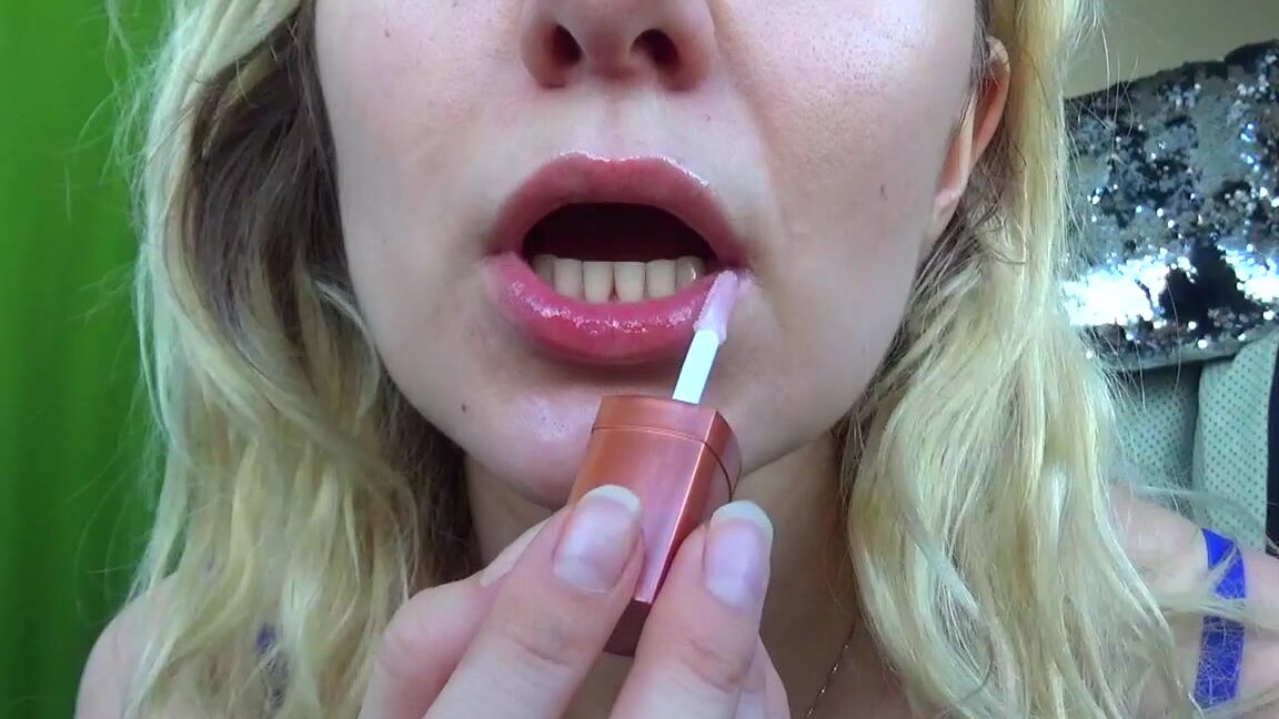 "Goddess Vanessa" kissing, lip fetish, mouth fetish, lip gloss, lipstick GLOSSY LIPS JOI manyvids