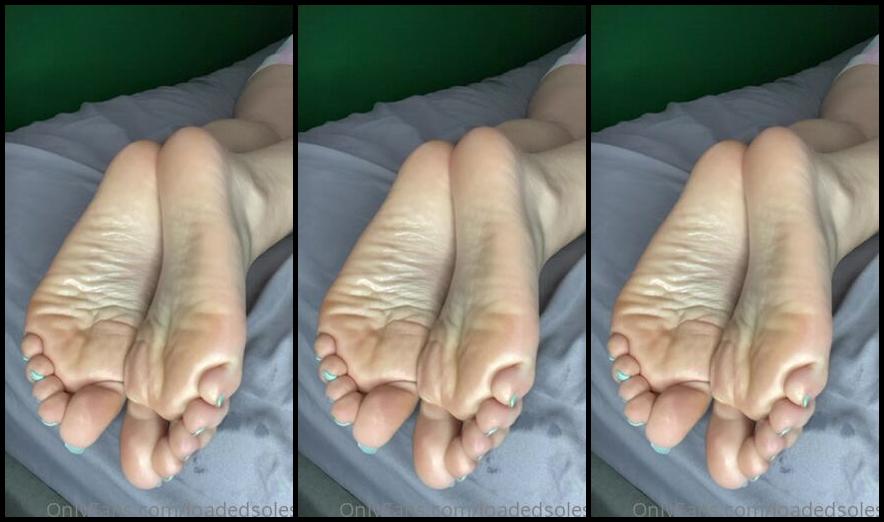 loadedsoles-20-05-2021-2113944396-could-not-resist-my-soles-he-cums-almost-instantly-once-i-start-flexing-my-feet-to-reveal