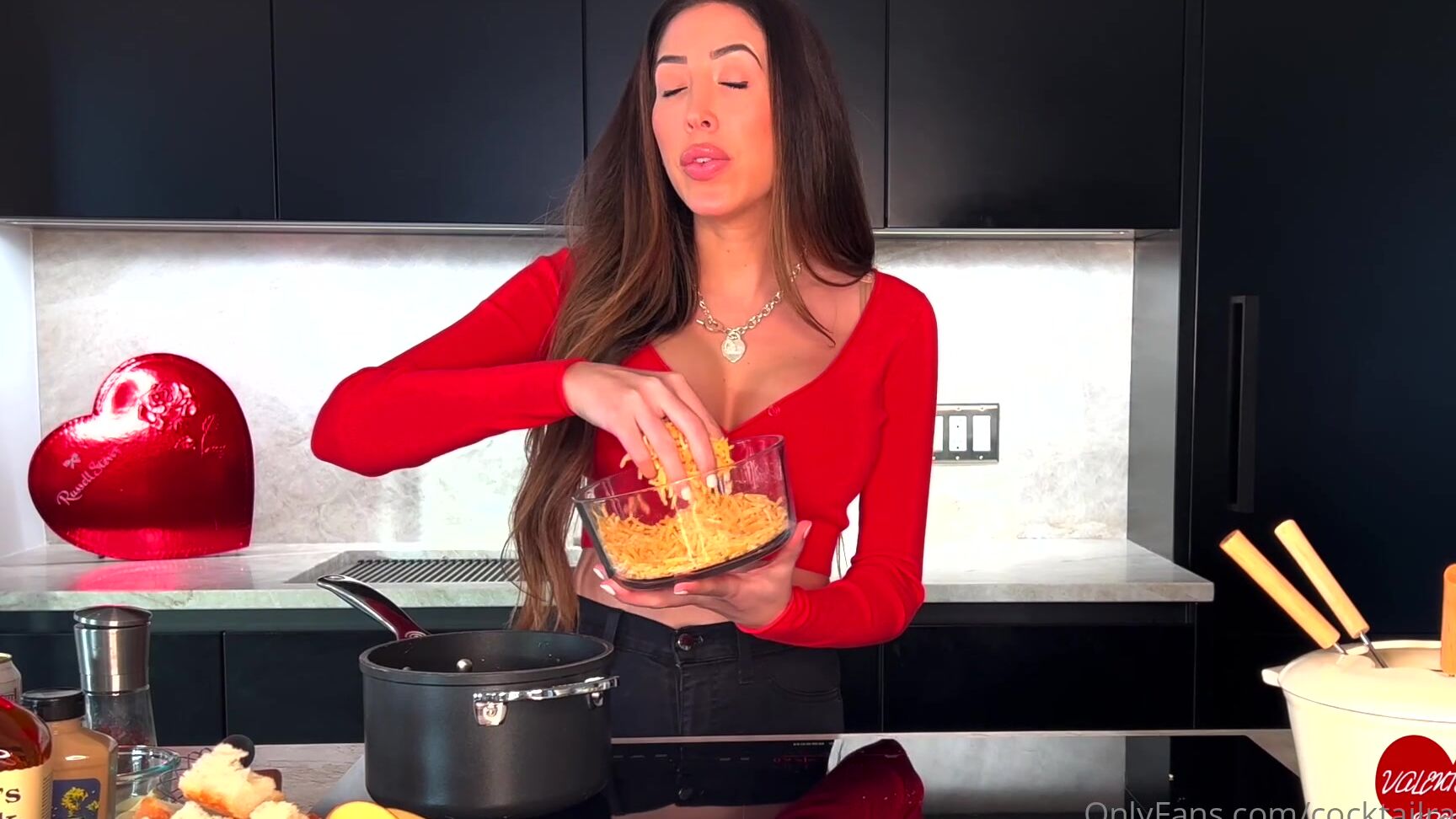 Cocktailratings This Valentines Day It S Me You And Fondue Fondue With Your Boo