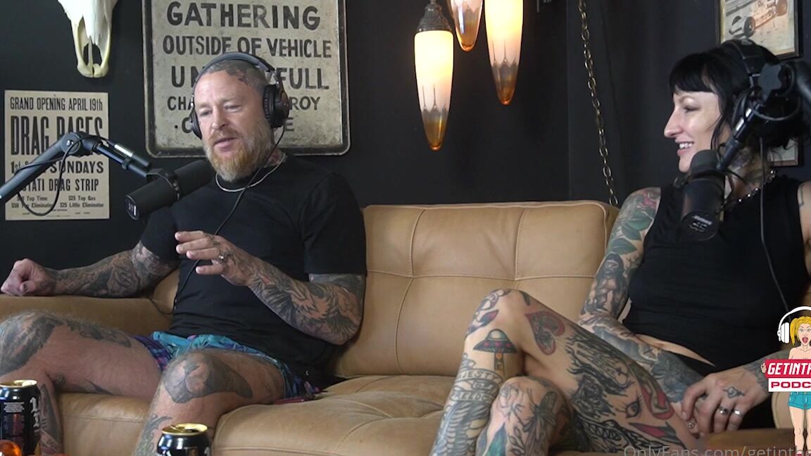 Getinthecar Getinthecar Podcast Episode W Katie Jason Ellis Underwearwolf And Wolfmate Make Sur