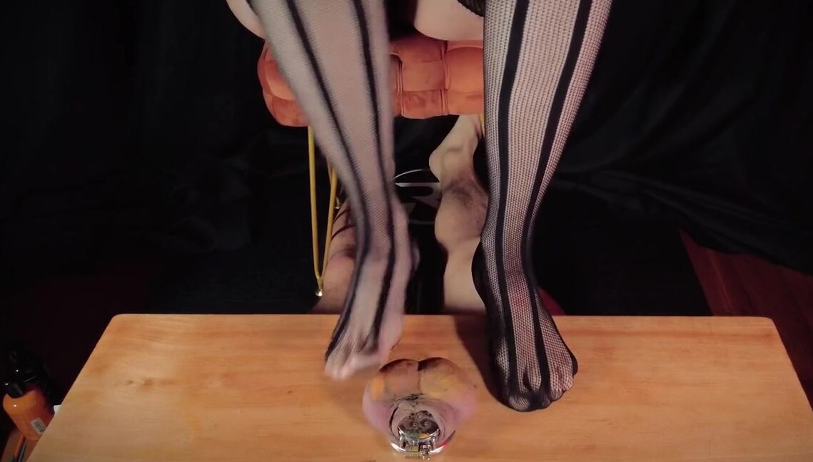 Dominafitness Onlyfans Time To Get Rid Of The Pumpkins I Had A Lot Of Leftover Body Paint From The Paint Job I Let Him