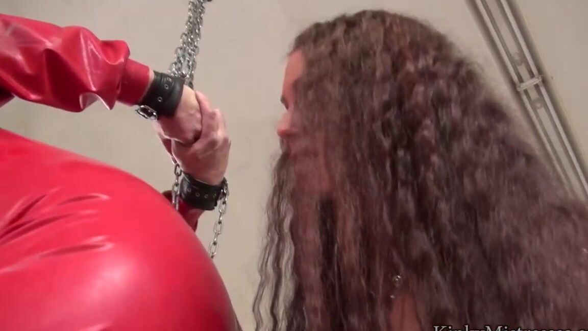Mistress Susi Slave in Red Rubber SiteRip