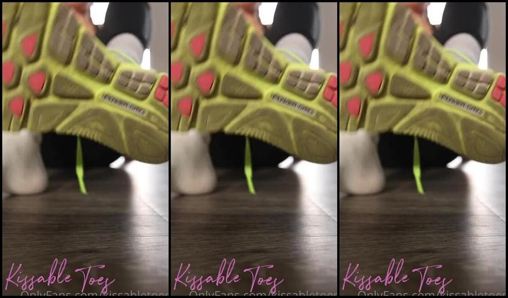 Kissable Toes Nicknamed Kissabletoess Onlyfans Video 650