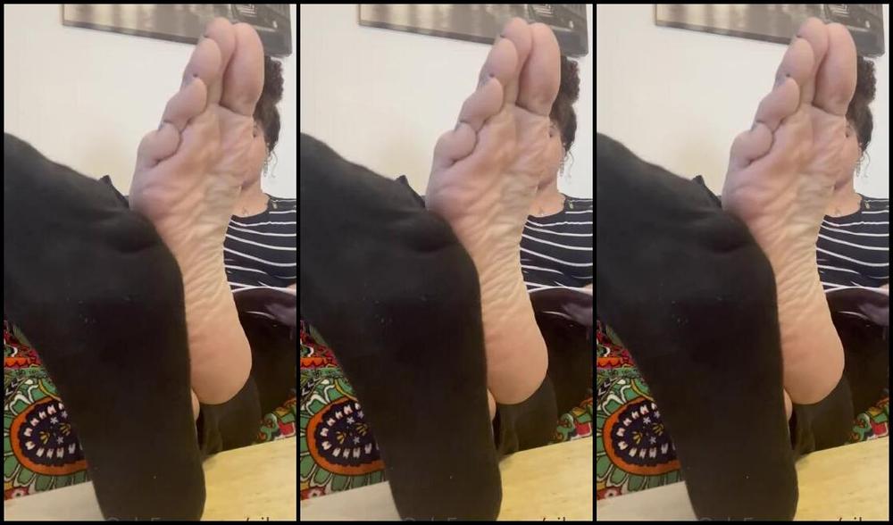 Natasha Aka Vibez3 Onlyfans Pt 2 Back Home So Soon I Don T Really Feel Like Giving You Attention Just Sit At My Feet Igno