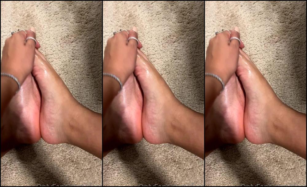 Jfeetz 2270494380 11 10 2021 I Ve Been Getting Lots Of Dm S About Showing More Feet Here You Guys Go