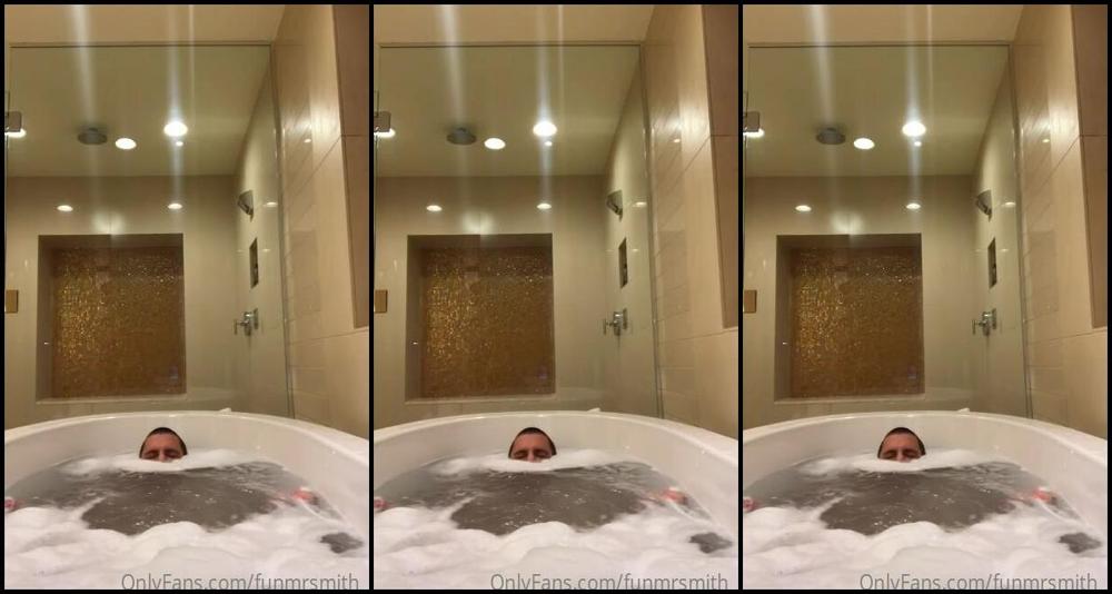 Funmrsmith Watch Me In The Bath